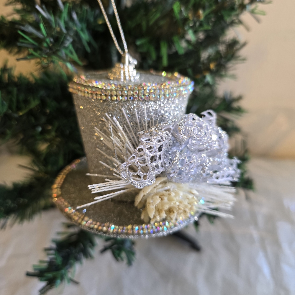 Sparkling Top Hat Christmas Ornament New 3.5 Inch Handmade